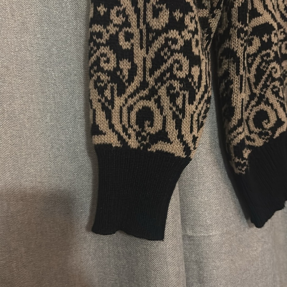 Vintage Neiman-Marcus turtle neck sweater - Picture 4 of 9
